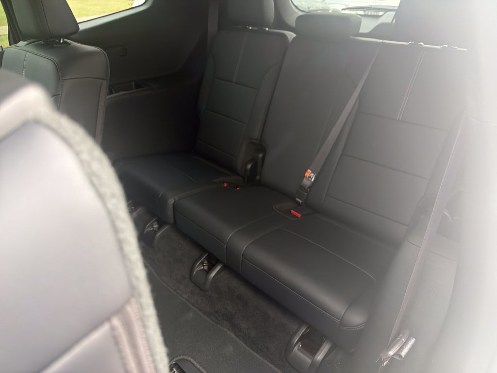 Used 2026 GMC Acadia Elevation w/ Elevation Premium Package FWD image 24