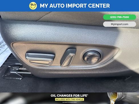 Used 2023 Toyota RAV4 SE image 11