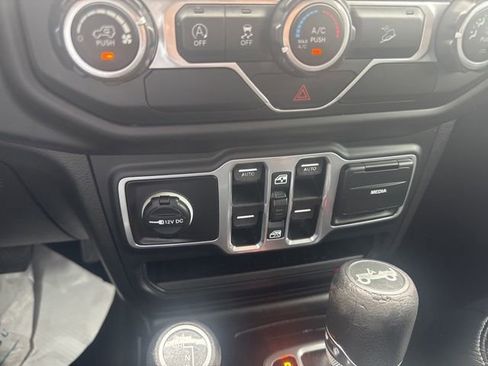 Used 2018 Jeep Wrangler Unlimited Sport S AWD/4WD image 14