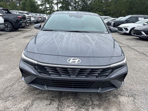 New 2025 Hyundai Elantra Sport image 8