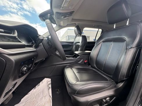 Used 2023 Jeep Grand Cherokee 4WD 4xe image 13