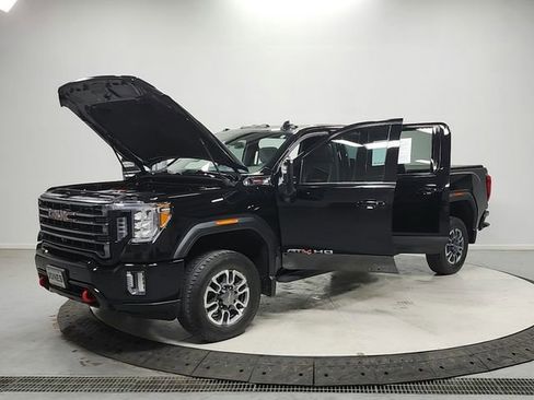 Used 2022 GMC Sierra 2500 AT4 w/ AT4 Preferred Package AWD/4WD image 11