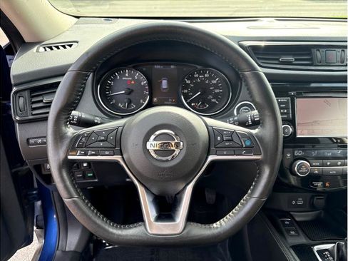 Used 2018 Nissan Rogue SL w/ Premium Package image 17