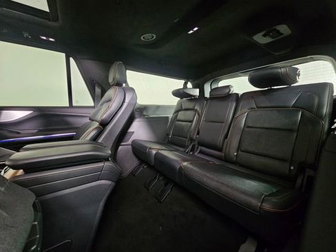 New 2025 Lincoln Navigator L Black Label image 17