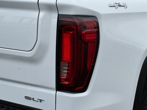 Used 2024 GMC Sierra 1500 SLT image 26