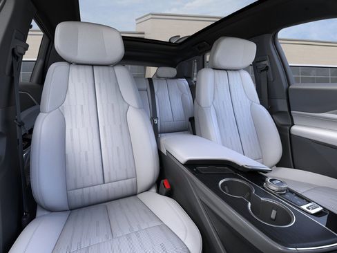 New 2025 Cadillac Lyriq Luxury image 16