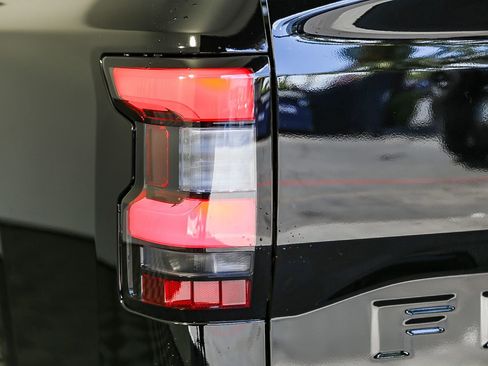 New 2025 Nissan Frontier SV image 7