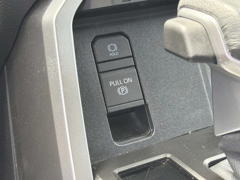 Used 2024 Toyota Tundra Platinum AWD/4WD image 5