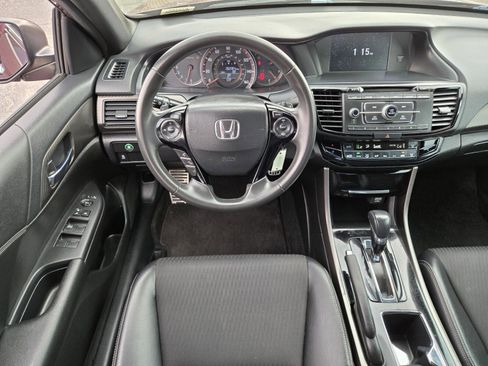 Used 2017 Honda Accord Sport image 10