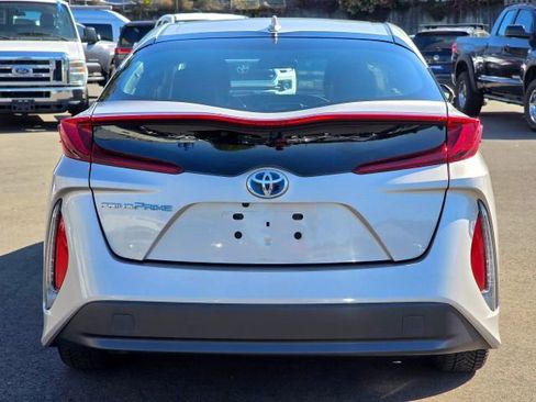 Used 2017 Toyota Prius Prime Premium FWD image 6