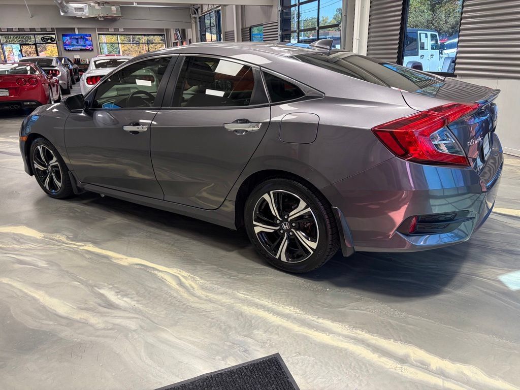 Used 2018 Honda Civic Touring image 34