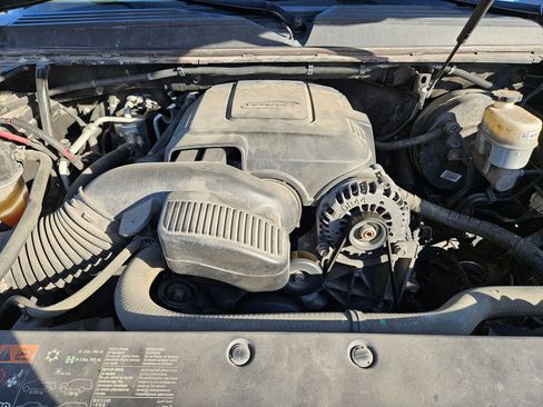 Used 2013 Chevrolet Tahoe LT AWD/4WD image 33