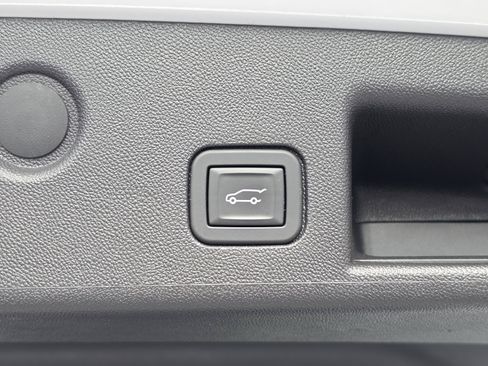 Used 2024 Chevrolet Equinox LT FWD image 14