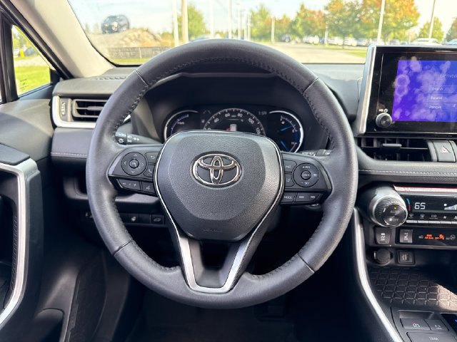 Used 2025 Toyota RAV4 XLE w/ Convenience Package AWD/4WD image 18