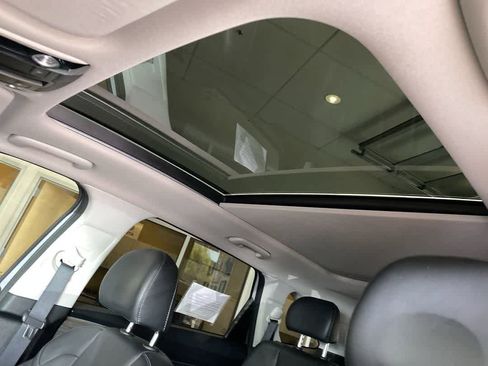 Used 2022 Kia Sorento S w/ Panoramic Sunroof Package AWD/4WD image 33
