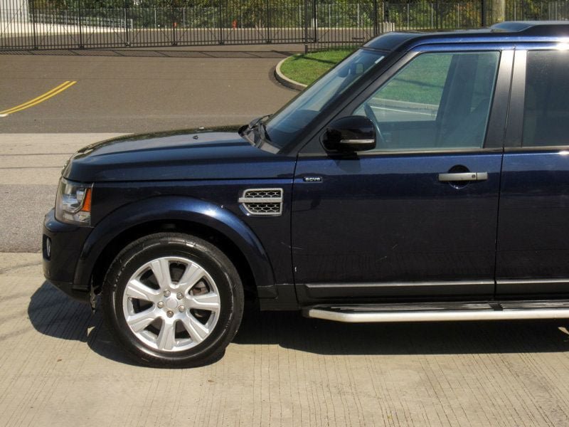 Used 2016 Land Rover LR4 HSE AWD/4WD image 10