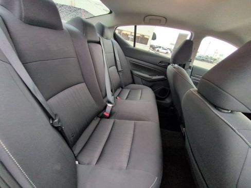 Used 2025 Nissan Altima 2.5 SV FWD image 29