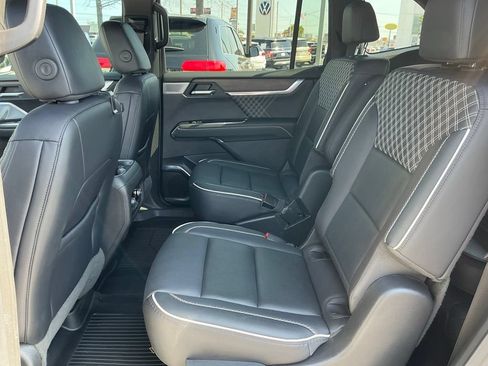 Used 2024 GMC Acadia Denali w/ Super Cruise Package AWD/4WD image 18