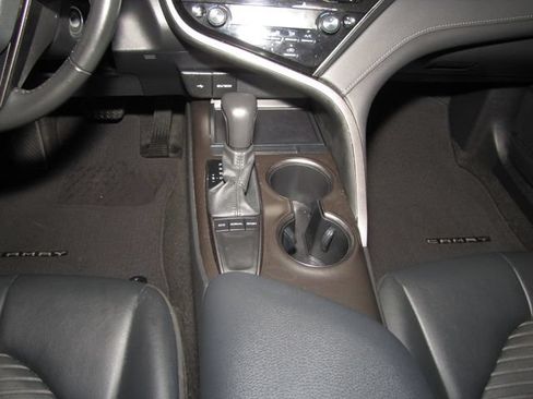 Used 2023 Toyota Camry SE FWD image 16