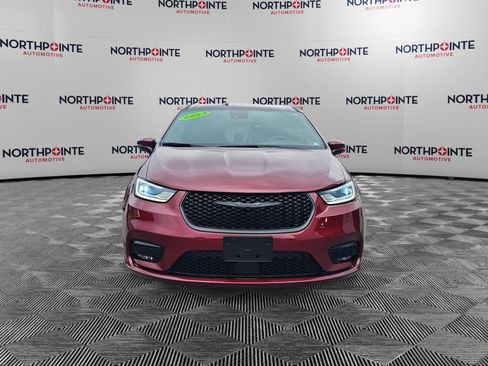 Used 2023 Chrysler Pacifica Touring-L w/ S Appearance Package FWD image 8