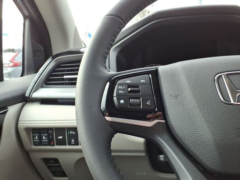New 2026 Honda Odyssey Touring image 13