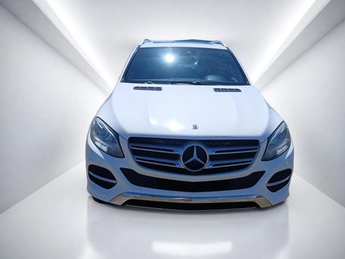 Used 2018 Mercedes-Benz GLE 350 w/ Premium 1 Package image 3