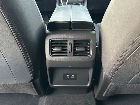 Used 2023 Nissan Rogue SV image 29