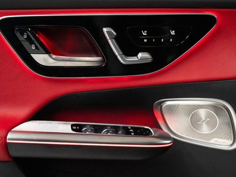 New 2026 Mercedes-Benz GLC 300 image 18