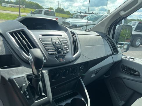 Used 2018 Ford Transit 150 XLT image 11