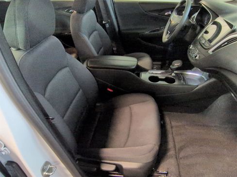 Used 2025 Chevrolet Malibu LT image 22