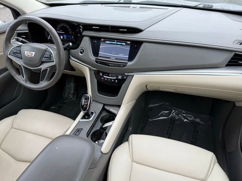 Used 2018 Cadillac XT5 Luxury w/ Driver Awareness Package FWD image 35