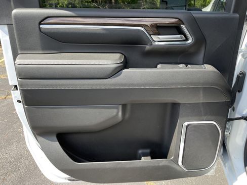 Used 2024 Chevrolet Silverado 2500 LT AWD/4WD image 43