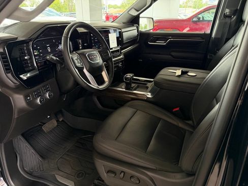 Used 2024 GMC Sierra 1500 Elevation w/ Elevation Premium Package AWD/4WD image 8
