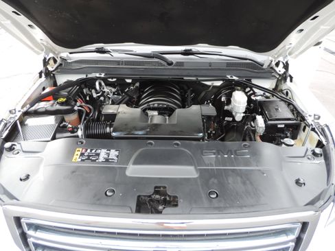 Used 2019 GMC Yukon XL SLT image 25