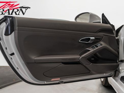 Used 2018 Porsche 718 Cayman S image 20