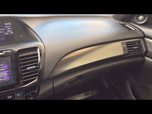 Certified 2017 Honda Accord EX-L image 25