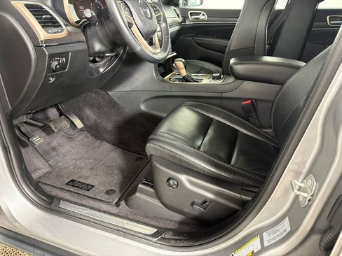 Used 2017 Jeep Grand Cherokee Limited AWD/4WD image 11
