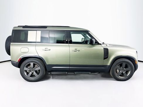 Used 2025 Land Rover Defender 110 S image 4