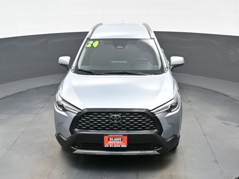Used 2024 Toyota Corolla Cross LE image 39