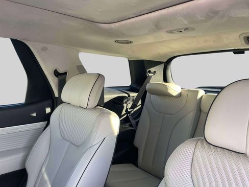 Used 2024 Hyundai Palisade Calligraphy image 13