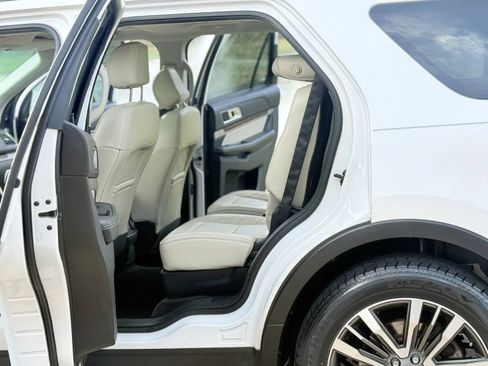 Used 2017 Ford Explorer Platinum AWD/4WD image 12