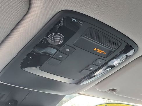 Used 2024 Kia Carnival LX image 29