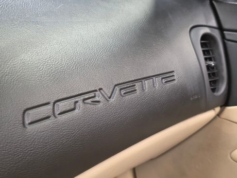Used 2006 Chevrolet Corvette Convertible w/ Preferred Equipment Group RWD image 33