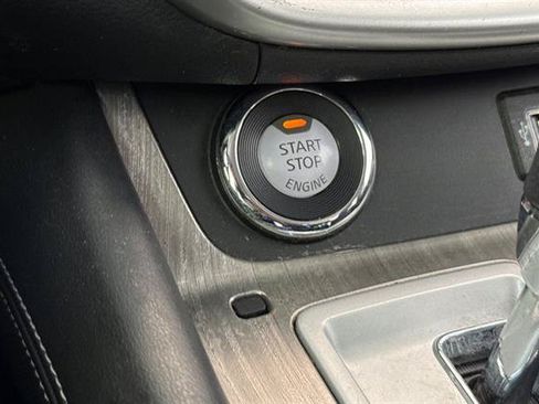 Used 2018 Nissan Murano SV FWD image 25