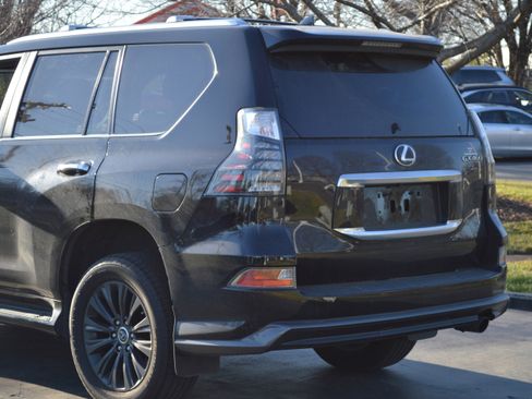 Used 2023 Lexus GX 460 Premium image 3