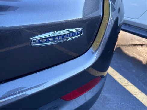 Used 2018 Jeep Compass Latitude w/ Cold Weather Group image 14