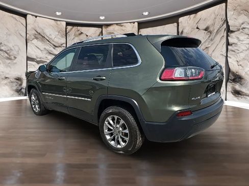 Used 2019 Jeep Cherokee Latitude Plus w/ Cold Weather Group AWD/4WD image 7