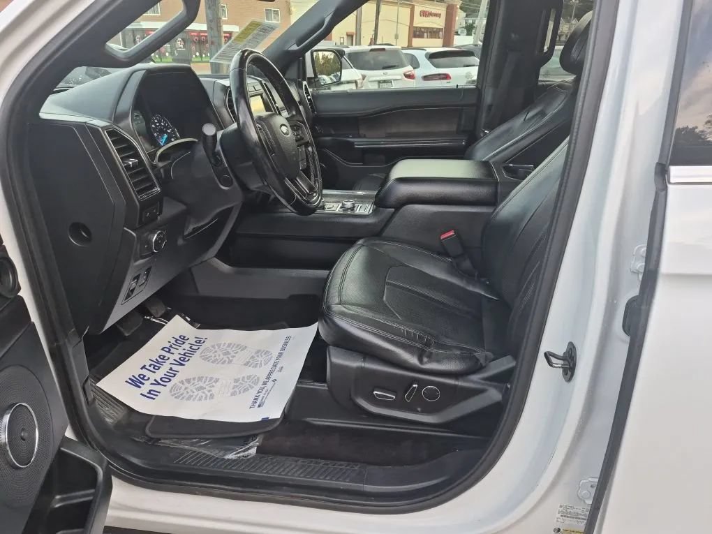 Used 2018 Ford Expedition Limited w/ Equipment Group 301A AWD/4WD image 9