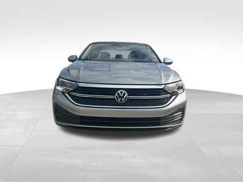 Used 2023 Volkswagen Jetta SE image 7