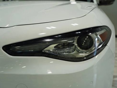 Used 2018 Alfa Romeo Giulia Ti Sport w/ Quick Order Package 22U Sport RWD image 5